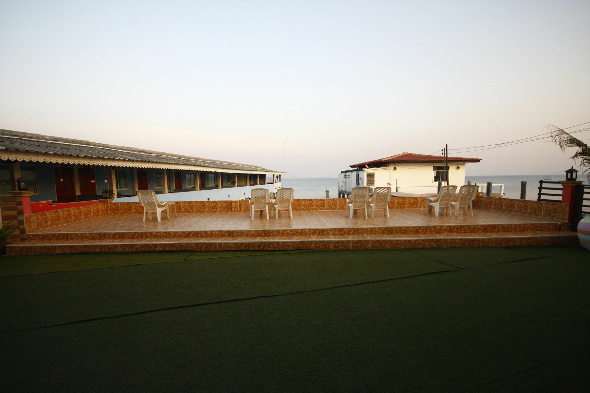 Koh Larn Sea Side Resort Ngoại thất bức ảnh
